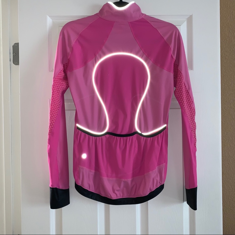 Windbreaker/ jacket